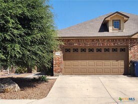 502 Creekside Cir in New Braunfels, TX - Building Photo