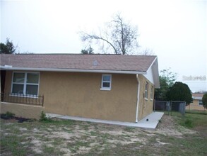 8917 Cairo Ln in Port Richey, FL - Foto de edificio - Building Photo