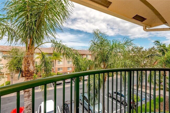 2033 SE 10th Ave in Fort Lauderdale, FL - Building Photo - Building Photo