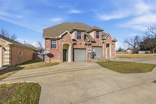 609 E McGee St in Sherman, TX - Building Photo