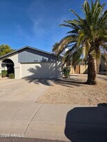 10470 E Clinton St in Scottsdale, AZ - Building Photo