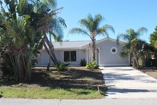 7341 Hart St in Englewood, FL - Building Photo