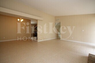 445 Ridge Dr in Florissant, MO - Building Photo - Building Photo