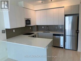 2916 Hwy 7 in Vaughan, ON - Building Photo