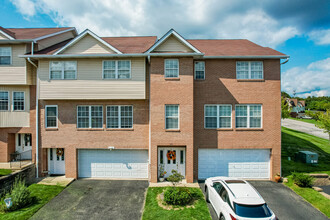 Pleasant View Estates in Pittsburgh, PA - Building Photo - Building Photo