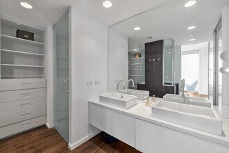 1040 Biscayne Blvd, Unit 2507 in Miami, FL - Building Photo - Building Photo