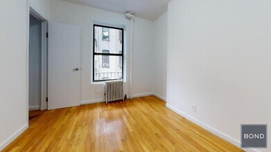 429 E 73rd St in New York, NY - Foto de edificio - Building Photo