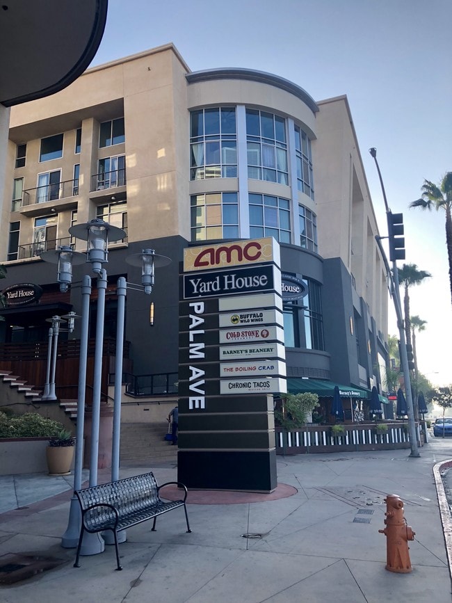 250 N 1st St, Unit 413 in Burbank, CA - Building Photo - Building Photo
