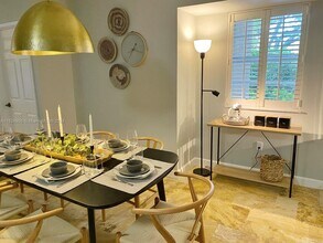 19501 E Country Club Dr in Miami, FL - Building Photo - Building Photo