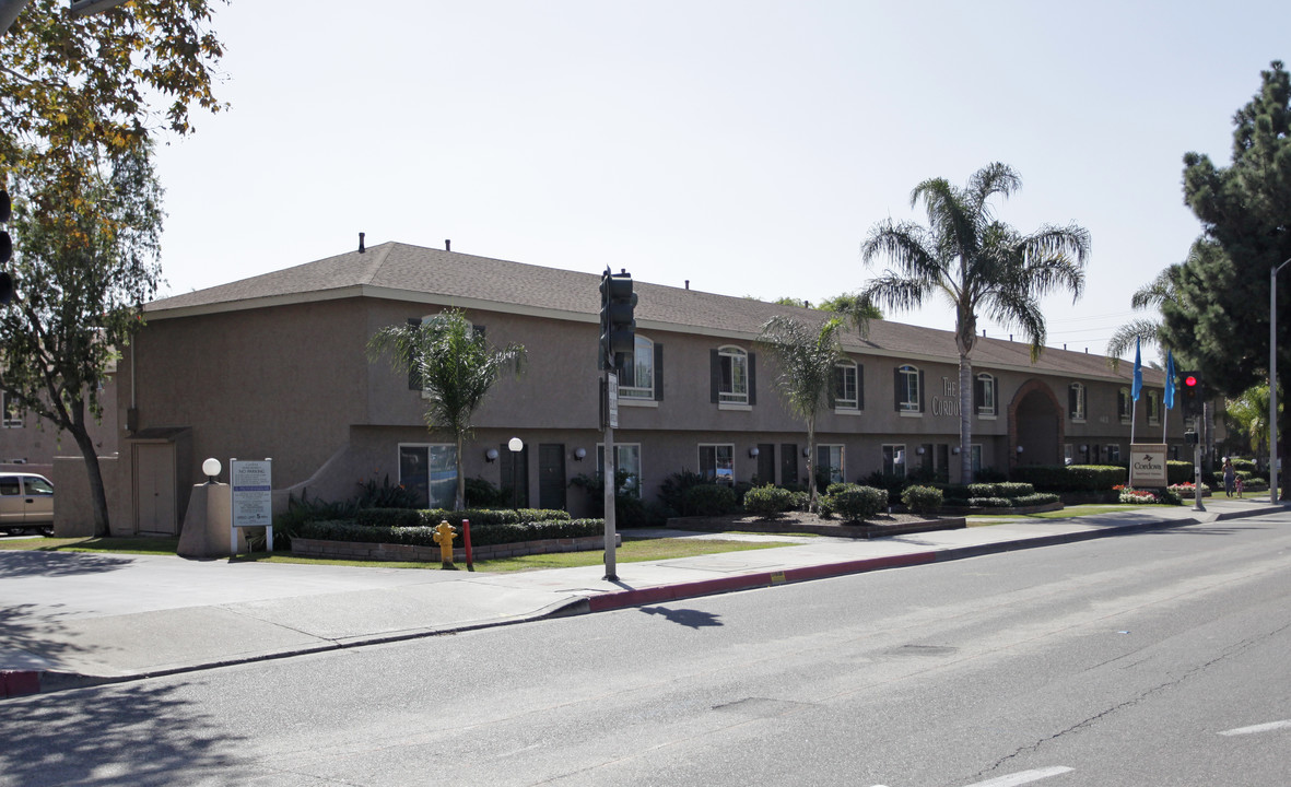 Castilian & Cordova Apartment Homes in Tustin, CA - Building Photo