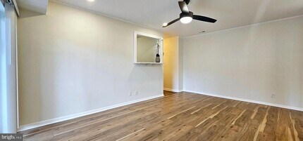 114 Van Buren Rd, Unit 4 in Voorhees, NJ - Building Photo - Building Photo