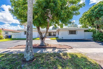 1418 NE 57th Ct in Fort Lauderdale, FL - Foto de edificio - Building Photo