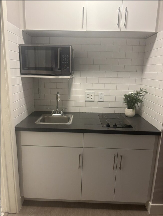 Belcrest Apartments in Los Angeles, CA - Foto de edificio - Building Photo