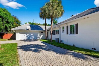 6731 SW 138th St in Palmetto Bay, FL - Building Photo - Building Photo