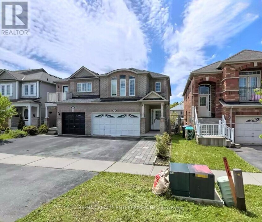 724 Rossellini Dr in Mississauga, ON - Building Photo