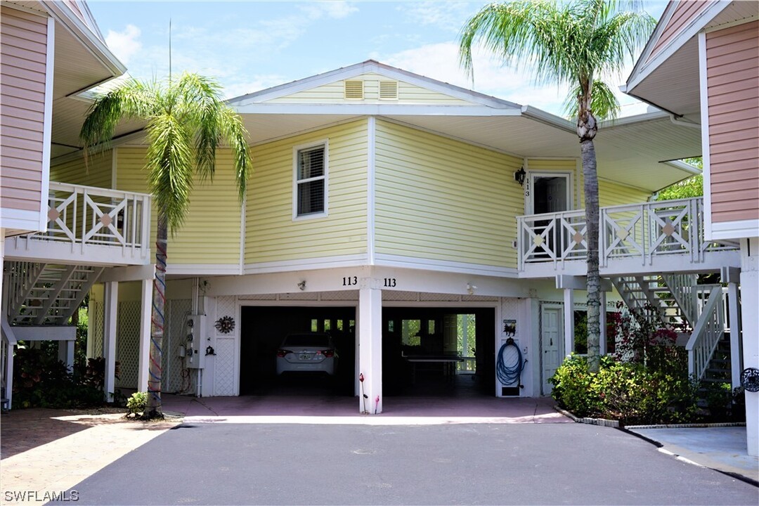 950 Moody Rd-Unit -113 in North Fort Myers, FL - Building Photo