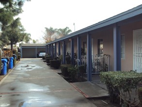 Calaveras FourPlex in Rancho Cucamonga, CA - Building Photo - Building Photo