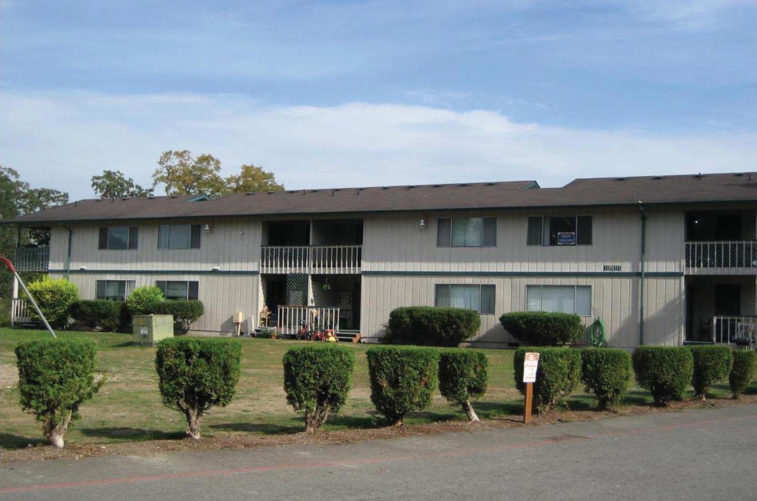 Clover Park Meadows in Lakewood, WA - Building Photo