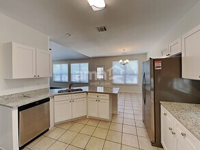 24827 Crescent Run in San Antonio, TX - Foto de edificio - Building Photo