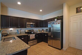 532 SE 34th Terrace in Homestead, FL - Building Photo - Building Photo