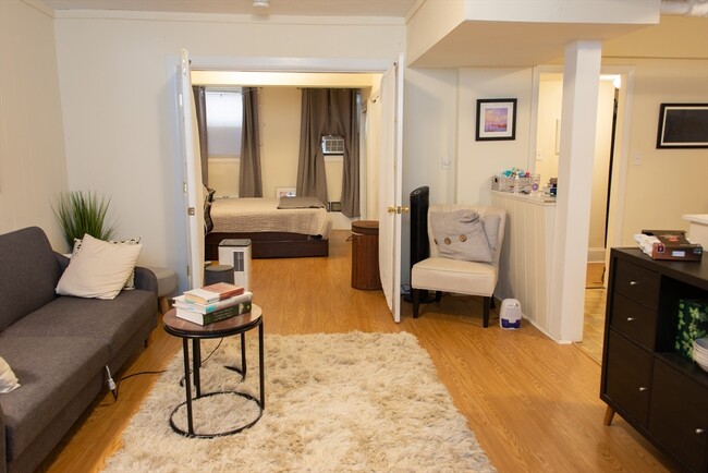15 Naples Rd, Unit A in Brookline, MA - Building Photo - Building Photo
