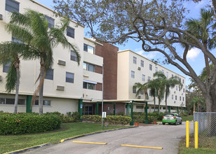 St. Elizabeth Gardens Apartments in Pompano Beach, FL - Building Photo - Building Photo