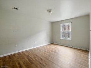 101 Parker St in Newark, NJ - Building Photo - Building Photo