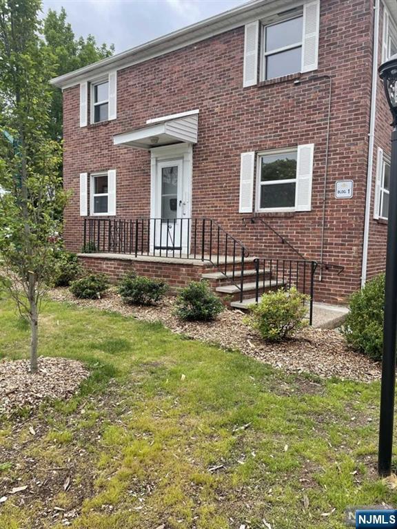property at 2 Pleasant Ct