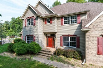 509 Green Coulee Rd in Onalaska, WI - Building Photo - Building Photo