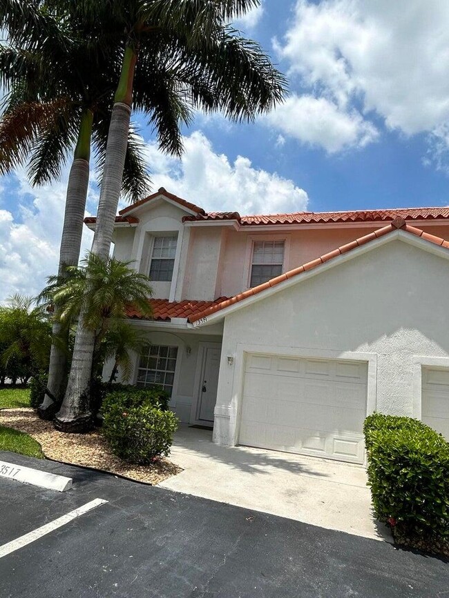 13519 Fountain View Blvd in Wellington, FL - Building Photo - Building Photo