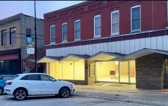property at 109 W Broadway Ave