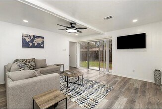 2135 Fleur De Lis Ct in Arlington, TX - Building Photo - Building Photo