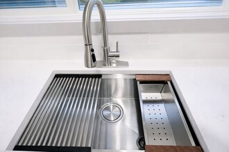 5833 W Peterson Ave, Unit 1 in Chicago, IL - Building Photo - Building Photo