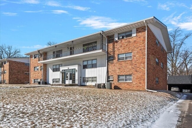 111 S Elder Ln in Decatur, IL - Building Photo - Building Photo