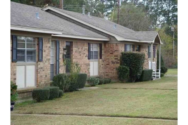 East Texas Townhomes in Mineola, TX - Building Photo