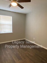 1302 Berry Dr in Cleburne, TX - Building Photo - Building Photo