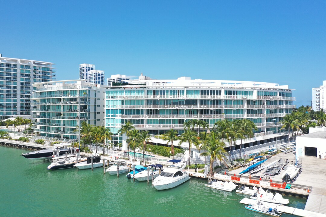 Regatta in Miami Beach, FL - Building Photo