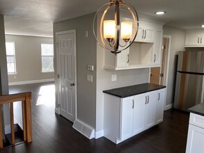 16 Rollins Ct in Merrimack, NH - Foto de edificio - Building Photo