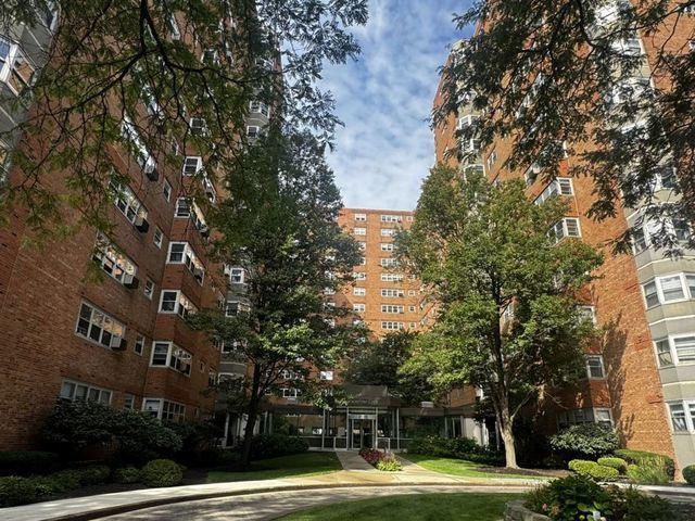 4960 N Marine Dr in Chicago, IL - Building Photo