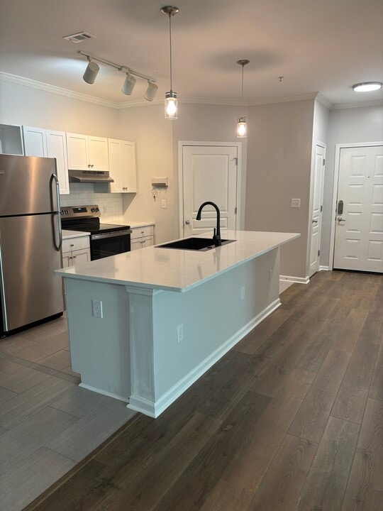 100 Bucksley Ln, Unit 201 in Charleston, SC - Building Photo