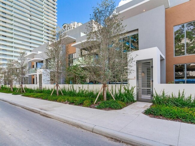 3020 W Santiago St in Tampa, FL - Building Photo - Building Photo