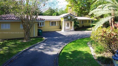 6282 SW 133rd St in Pinecrest, FL - Building Photo - Building Photo