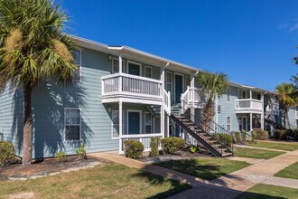 Palm Isle Apartments in Biloxi, MS - Foto de edificio - Building Photo