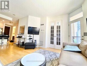 85 Bloor St E in Toronto, ON - Building Photo - Building Photo