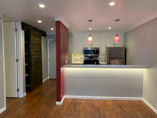 8136 Shelter Creek Ln in San Bruno, CA - Building Photo - Building Photo