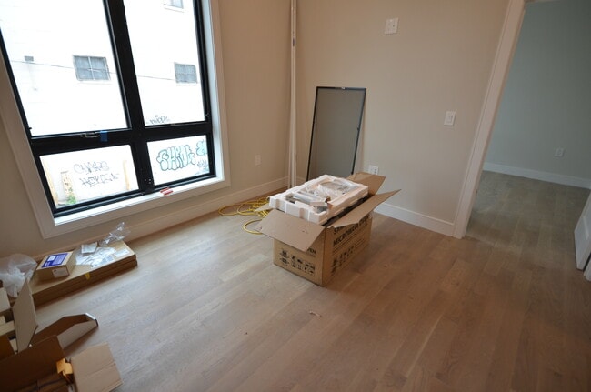 20 Highgate St, Unit 102 in Boston, MA - Foto de edificio - Building Photo