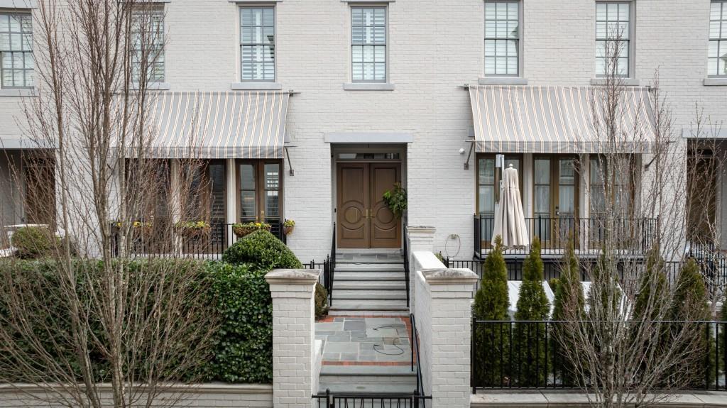 218 Calypso Cir NW in Atlanta, GA - Foto de edificio