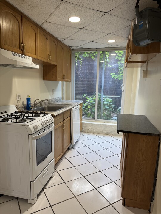 382 Riverway, Unit 3 in Boston, MA - Building Photo