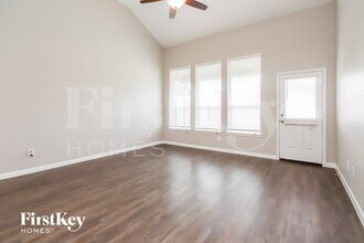 24530 Lorenzo Glaze Trail in Katy, TX - Foto de edificio - Building Photo