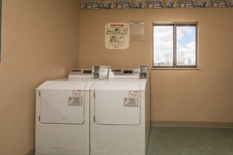 Cedar Wood Apartments in Mansfield, OH - Foto de edificio - Interior Photo